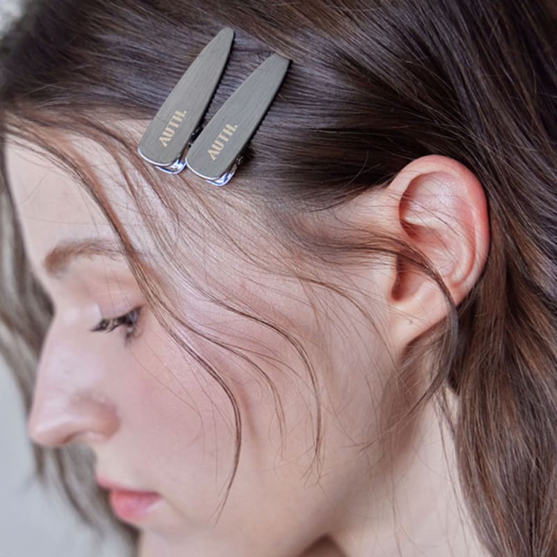 AUTH. Metal Logo Hairpin (Silver)