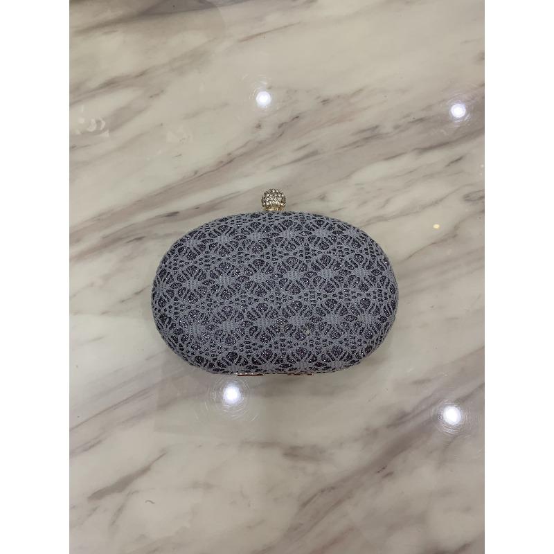 

Special clearance spot direct batch new fashion bag embroidered flower hand bag dinner bag oblique span chain