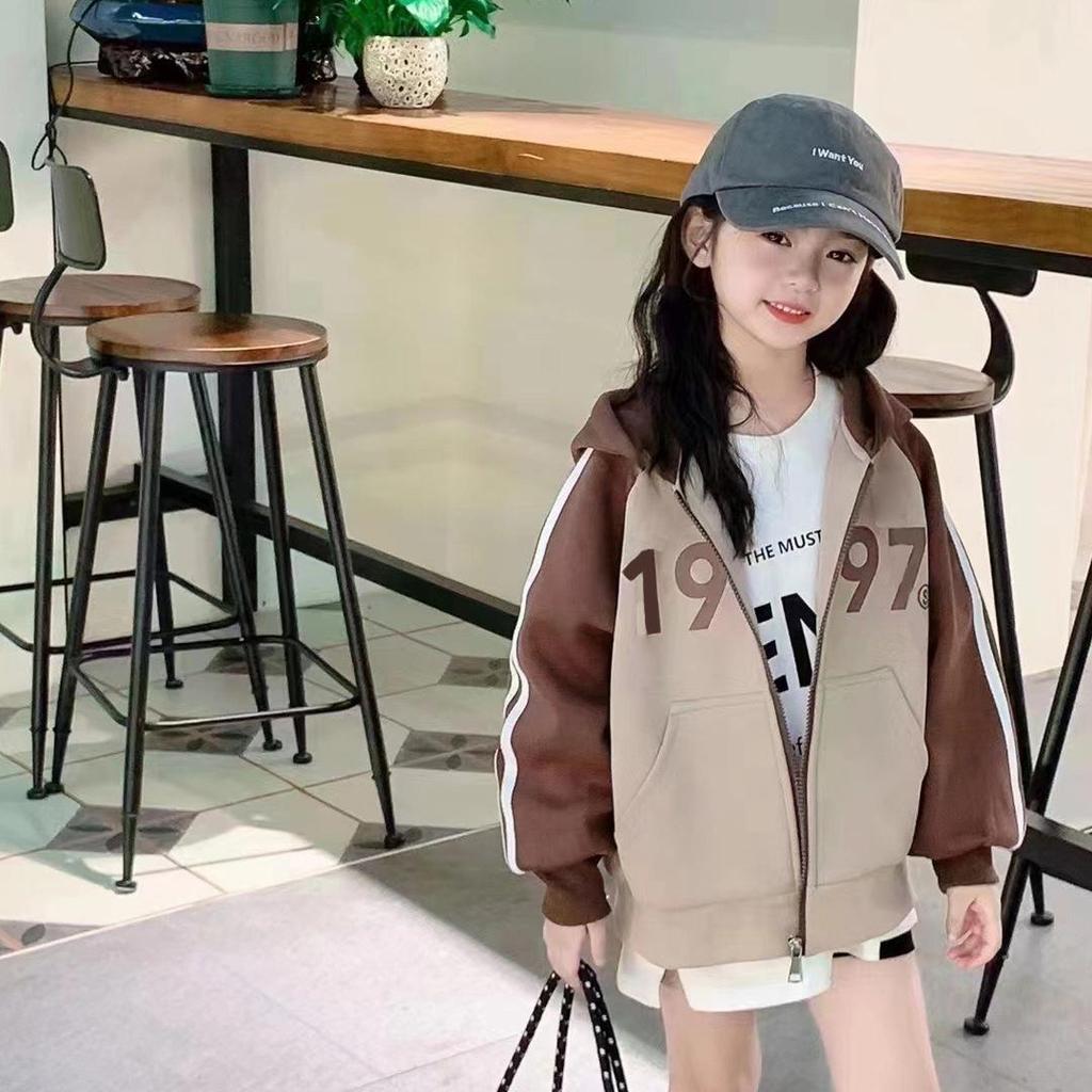 Girls' 2025 Autumn/Winter Hooded Sweater - Velvet Lined Top for Kids, Ideal for Spring and Fall.