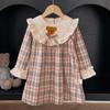 Niedliches Teddybär-Plaid-Kleid für Mädchen 2024: Langärmeliger Volant für Frühling & Herbst