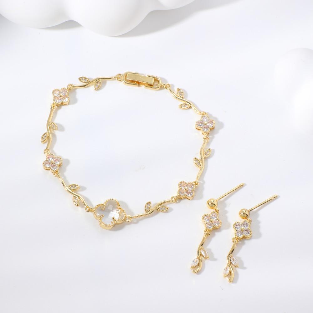Elegant and Stylish Lucky Clover and Sweet Four-leaf Clover Bracelet and Earring Jewelry Set