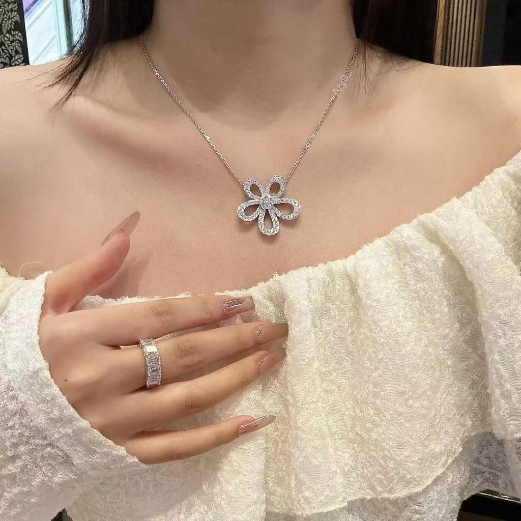 Luxury Sunflower & Clover Pendant Necklace: Non-Fading, Full Diamond Clavicle Jewelry for Women