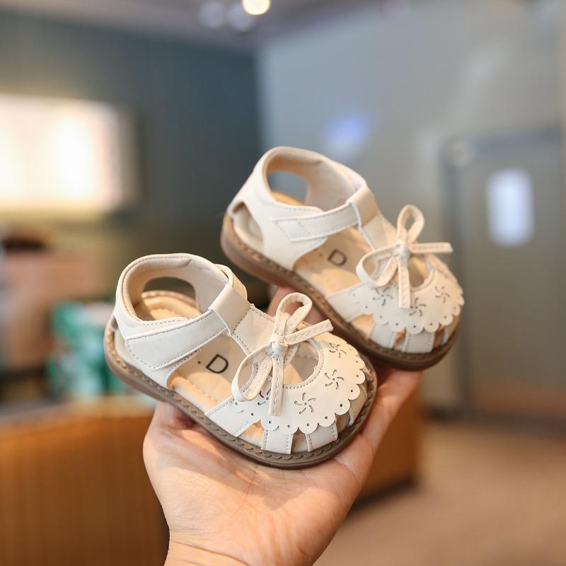 Kids Bow Decor Hollow Out Hook Loop Closed Toe Flat Sandals 15