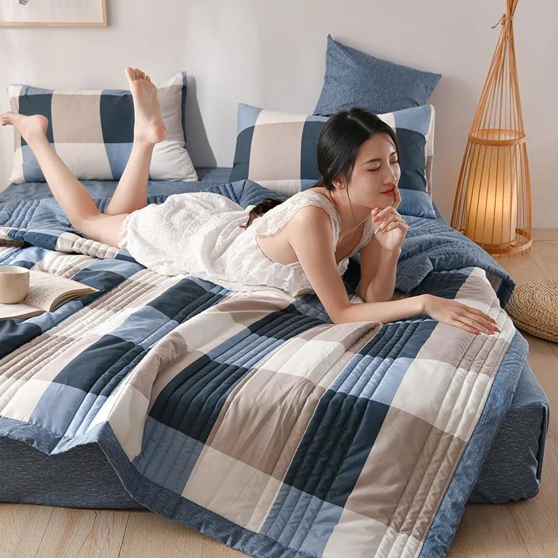 Quilted Spring Summer Quilt Soft Comfortable Washable Double Quilts with Free Shipping Summer Blanket Queen Breathable Blankets