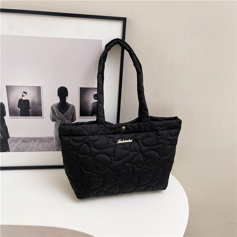 Small Fresh and Fashionable Handbag Bag Women's New Love Embroidered Thread Shoulder Bag Light and Versatile Going Out Tote Bag