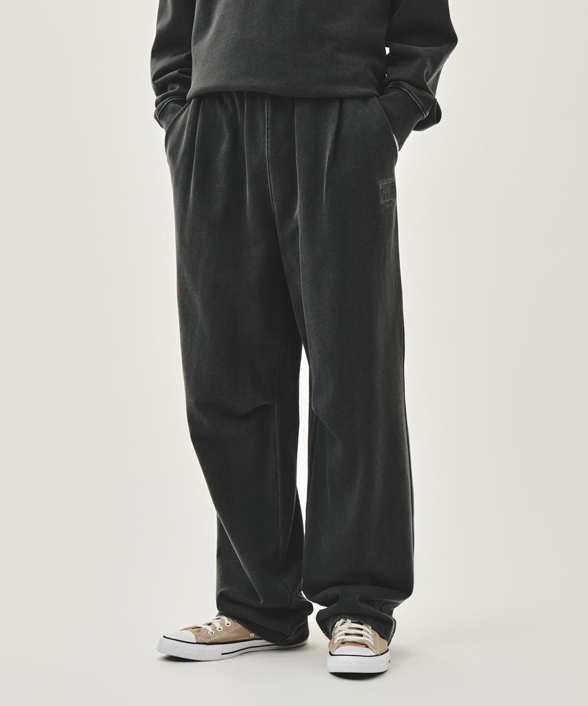 Malittepeulangsowajeobeo Outline Classic Logo Dyeing Tuck Wide Sweat Pants Charcoal