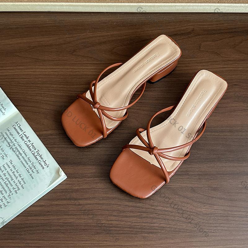 Fashion Comfortable Women's Open-Toe Slippers Summer Outdoor Wear 2025 New Sle  Knot Flat Heel Wide Strap Sandals for Skirts