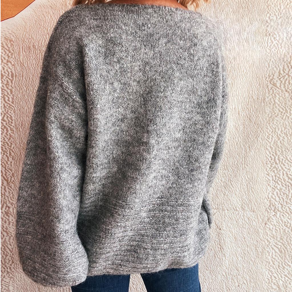 Dámský jednobarevný ležérní volný pletený svetr s kulatým výstřihem a dlouhým rukávem