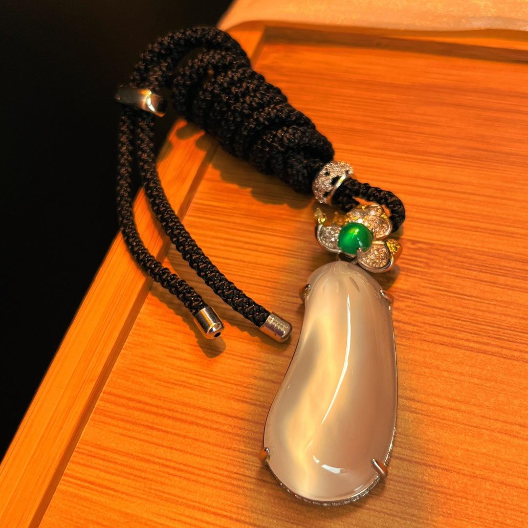 Jade White Ice Light Natural White Chalcedony Pendant Agate Pendant, Real Shot