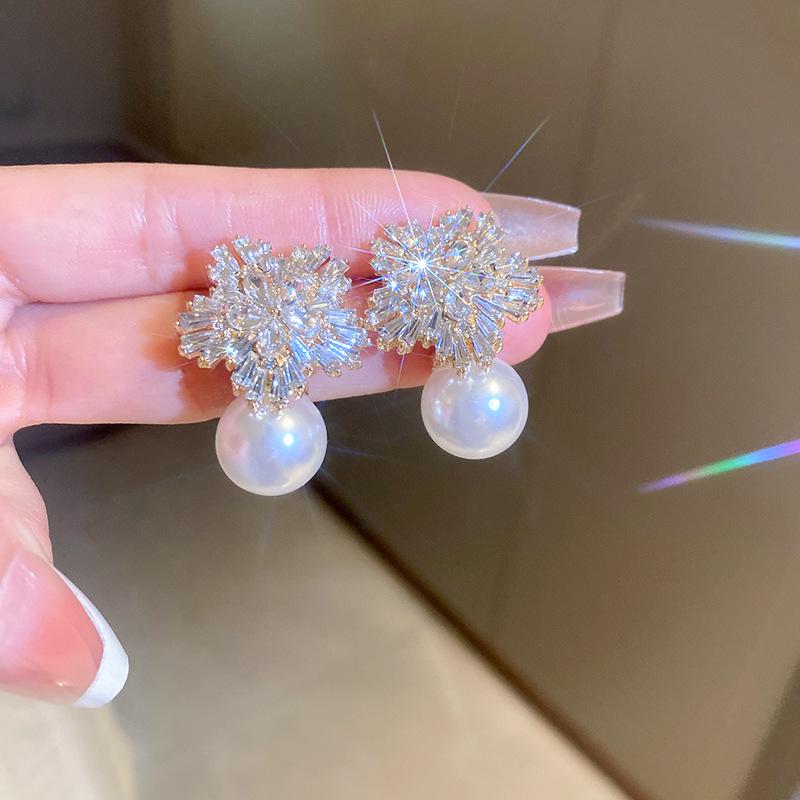 Diamond-Studded Silver Flower Pearl Earrings: Luxury Fashion Jewelry for Women