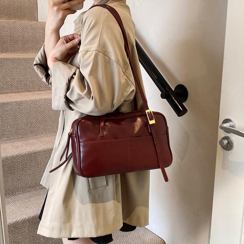 Temperament Shoulder Bag Large Capacity Briefcase Women'S Retro Commuter Boston Armpit Bag