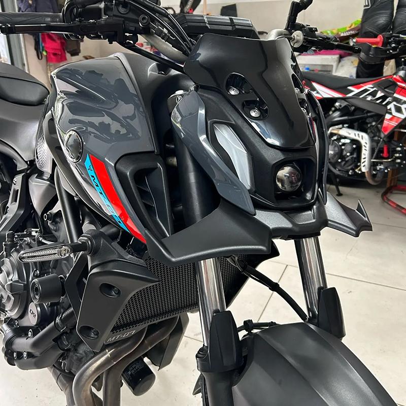 Motorrad Zubehör Schwarz Naked Front Abtriebsspoiler Winglet Aerodynamik Flügel Kit Spoiler Für YAMAHA MT 07 2021 2022 2023