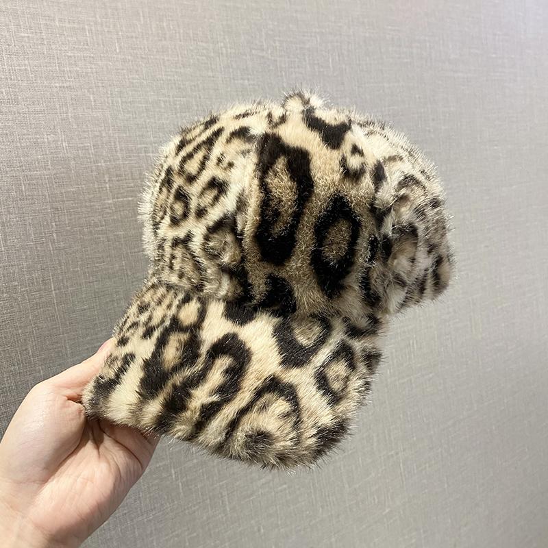 Leopard Print Plush Cap Women's Autumn and Winter Thickened Warm Out of the Street Versatile Fashion Baseball Cap Show Face Small Hat