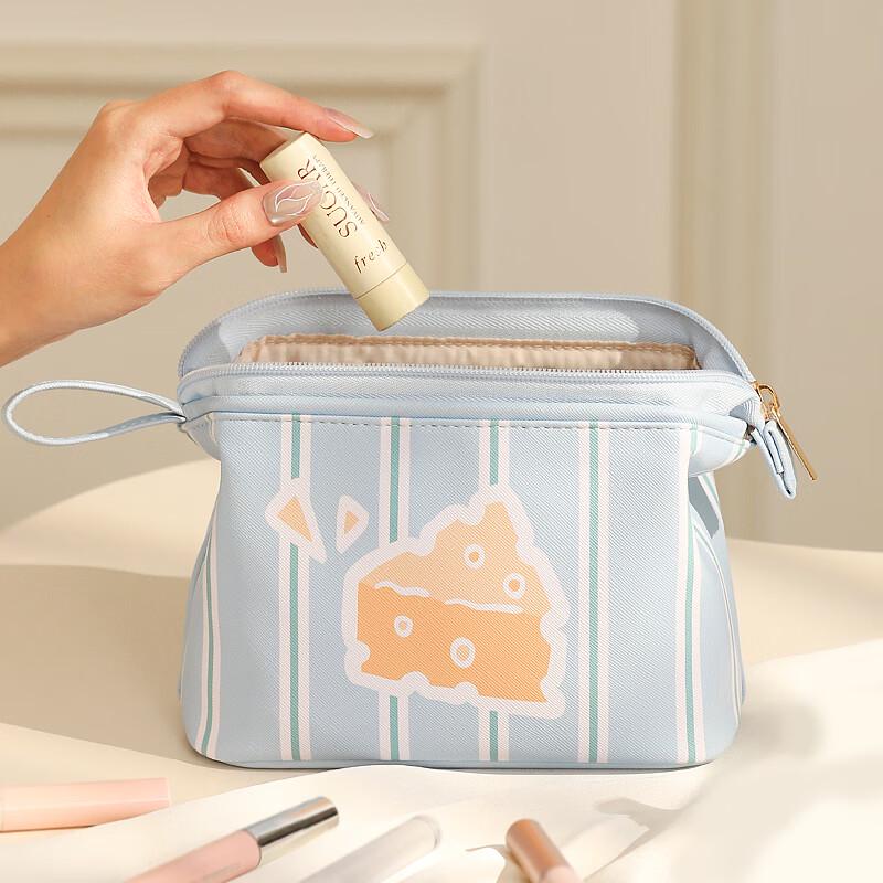 

Portable Waterproof Travel Cosmetic Bag