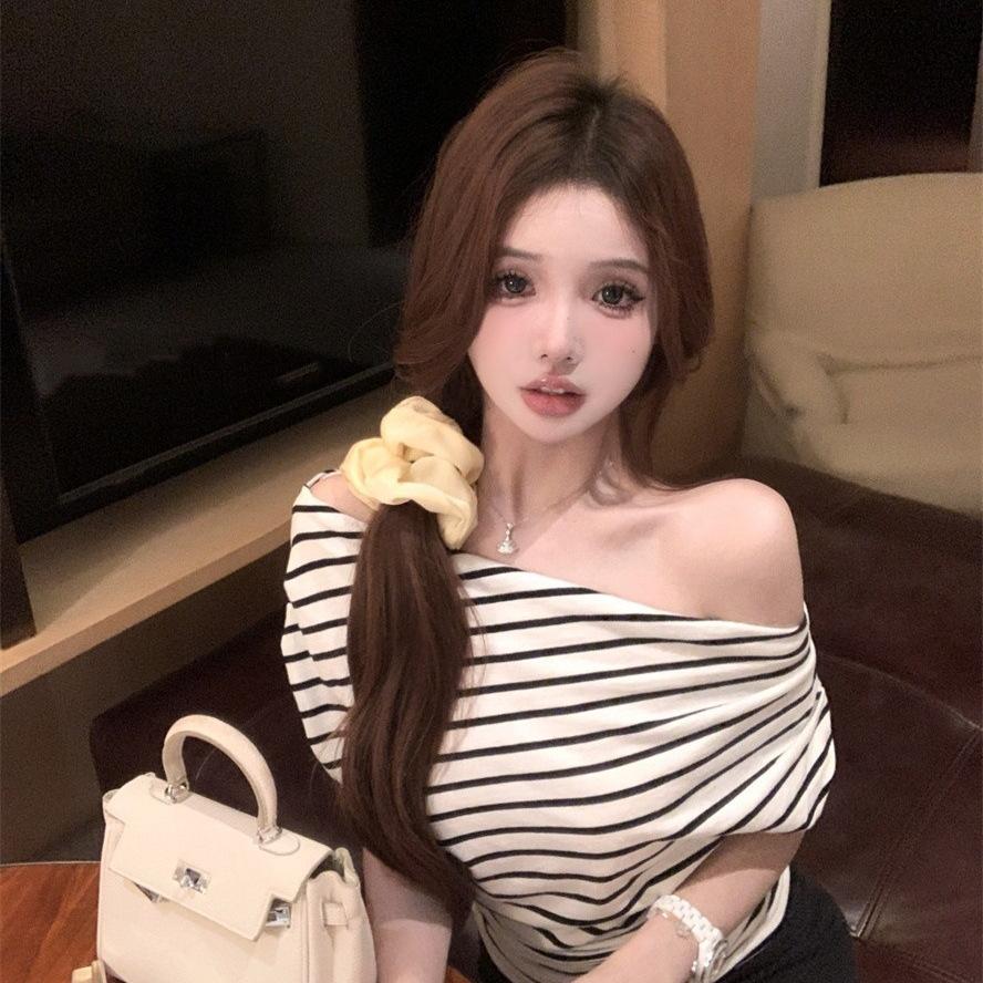 Vintage striped slanted shoulder summer slim and thin short-sleeved T-shirt design sense Spice girl casual fashion versatile top ins