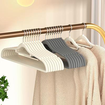 Prodotti per il bucato – Grucce e appendini