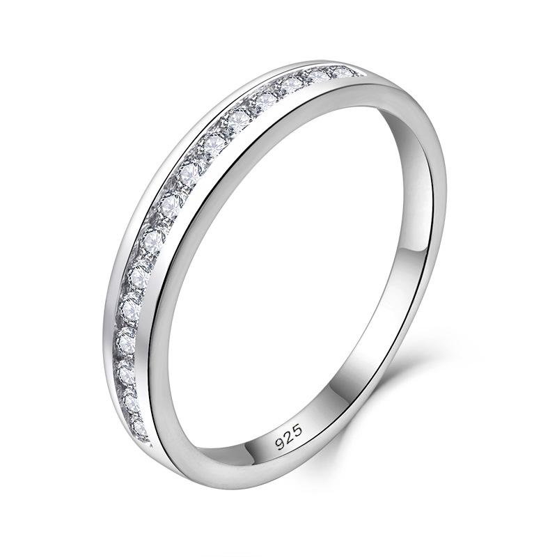 Bague Classique Européenne Américaine en Argent Sterling 925 avec Zircon pour Femmes - Bijou Rétro, Polyvalent et Intemporel.