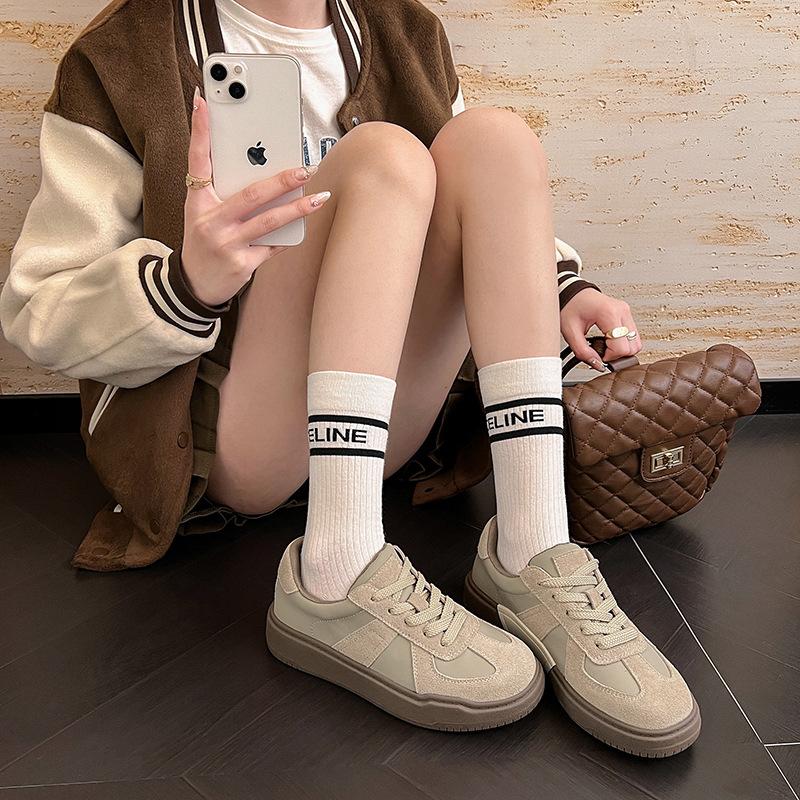 Spot lightning hair~ 2025 new cowhide versatile platform sports and leisure board shoes college wind and morality training shoes