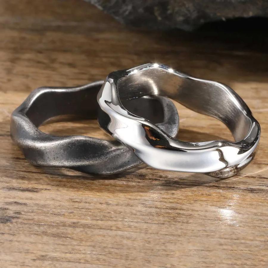 2025 New Mobius Ring for Men Boys Oxidized Twisted Stainless Steel Finger Band Retro Endless Love Anniversary Gift for Him