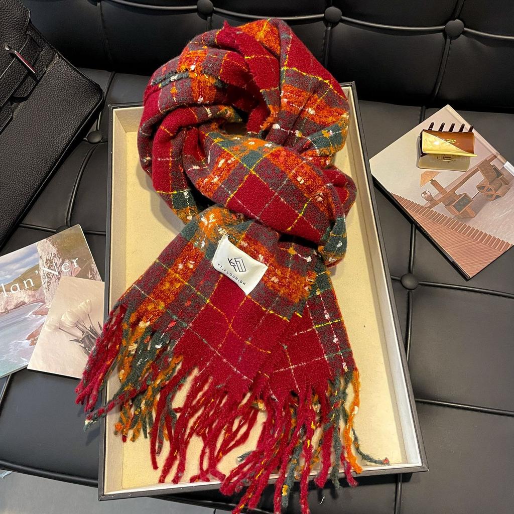High-end scarf women's winter atmosphere versatile thickened Maillard new Korean version mohair fringed scarf tide