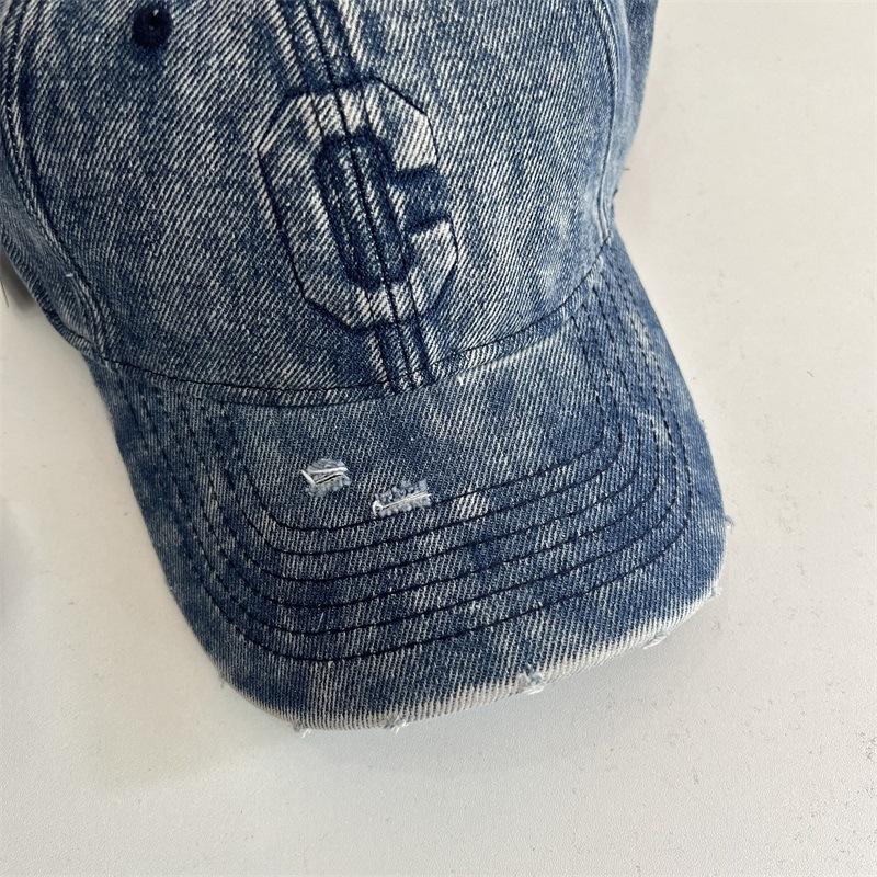 

High-quality heavy industry washed denim ripped baseball cap men s and women s trendy brand C letter cap shows small face M（56-58cm） світло-синій колір