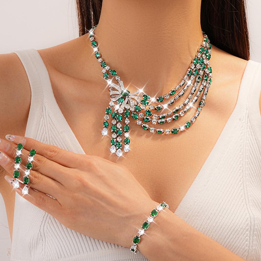 Light luxury zircon bow square water drop fringed necklace retro court style exquisite high-end necklace 