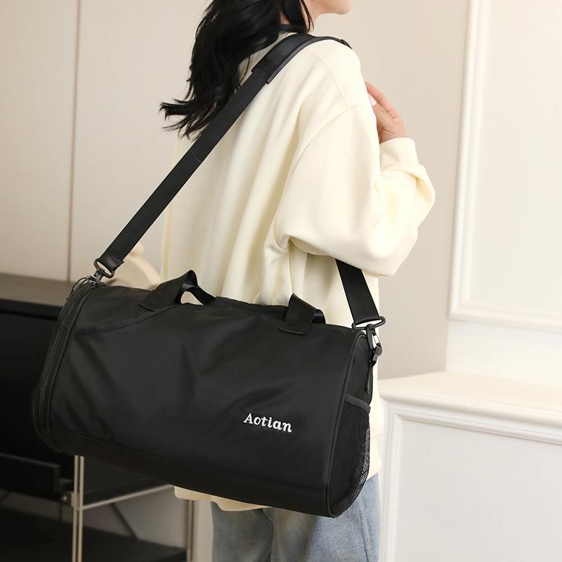 Simple and large-capacity decompression portable travel bag, luggage , dry and wet separation, fitness bag can be set, tie rod belt shoe compartment.