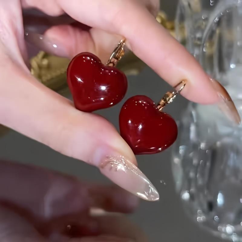 1 Pair of Elegant French-Style Heart-Shaped Earrings - Vintage Red Resin with Golden-Tone Iron Posts, Perfect for Daily Wear