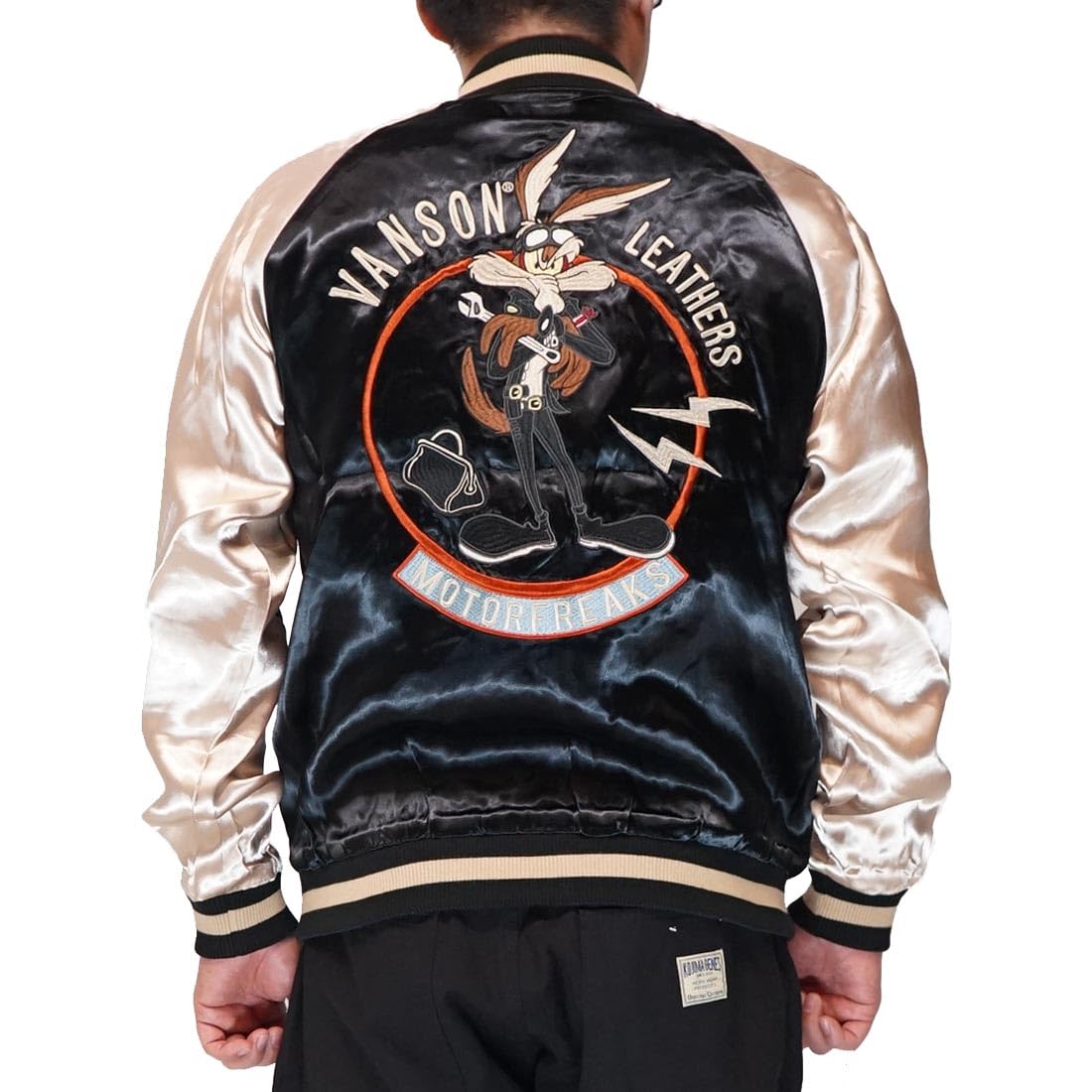 

Looney Tunes Collaboration LOONEY TUNES Sukajan Wile Coyote Tweety [Banson] Men s E. LTV-2504-Black-2XL чорний