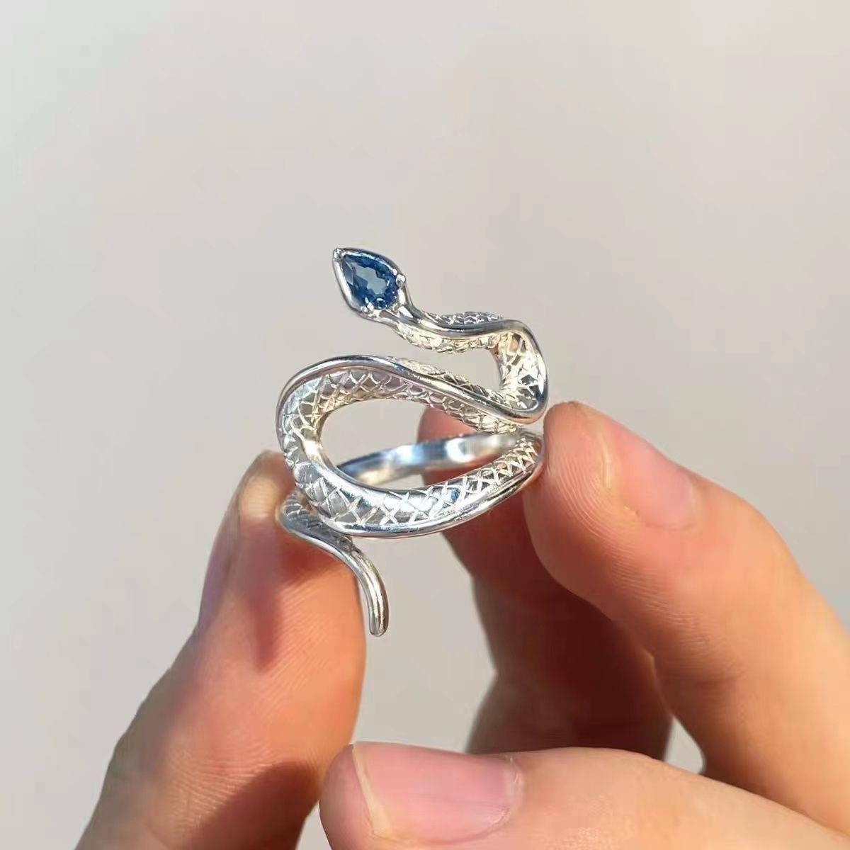 

Open Snake Shape Ring for Women | Adjustable Gothic Punk Finger Jewelry | Trendy Gift for Girls Party & Daily Wear синий