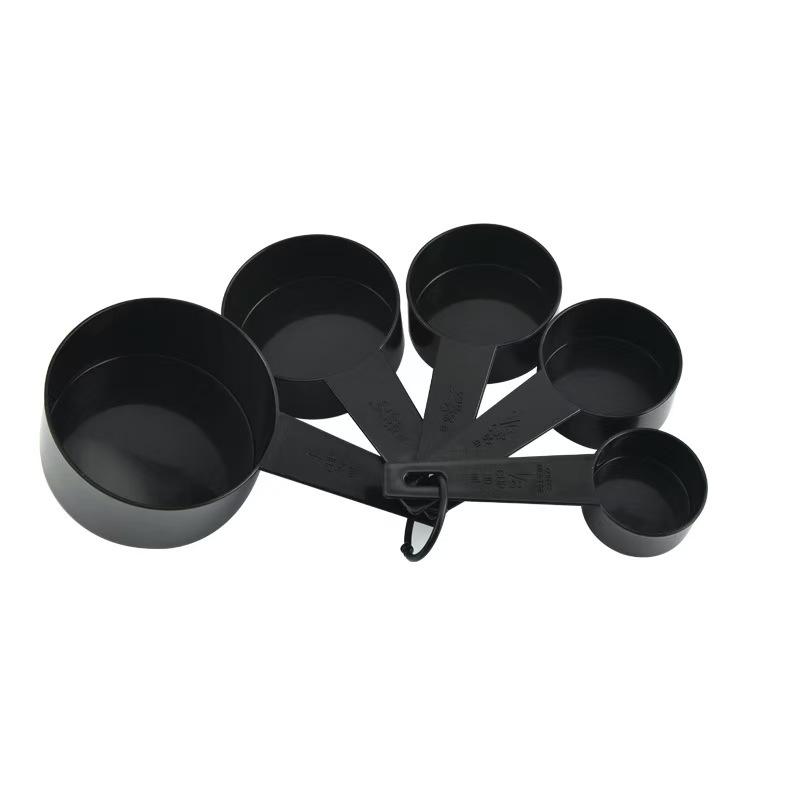 5er-Pack Schwarzes Messlöffel-Set - Stapelbare Kunststoff-Messlöffel mit Aufhängering zum Backen & Kochen