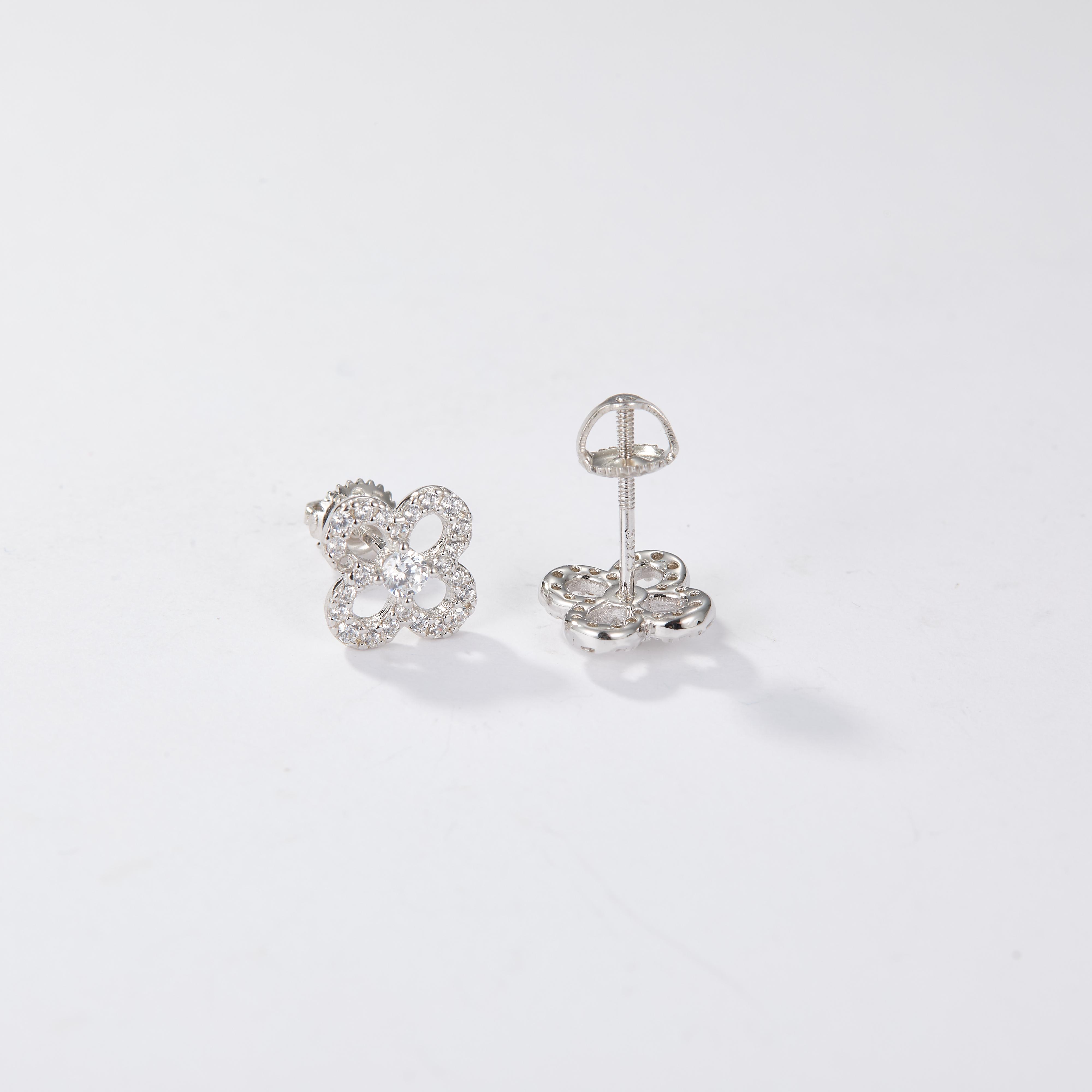 

Четырехлистный клевер полые женские серьги маленькие белые циркониевые серьги-гвоздики белый