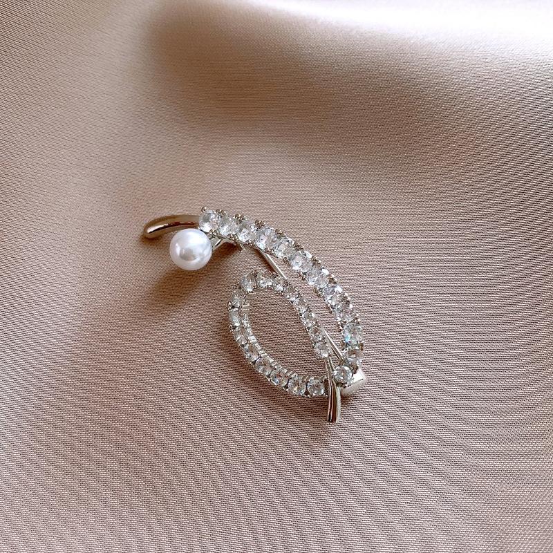 18k electroplated zircon pearl brooch French retro pin brooch suit accessories women