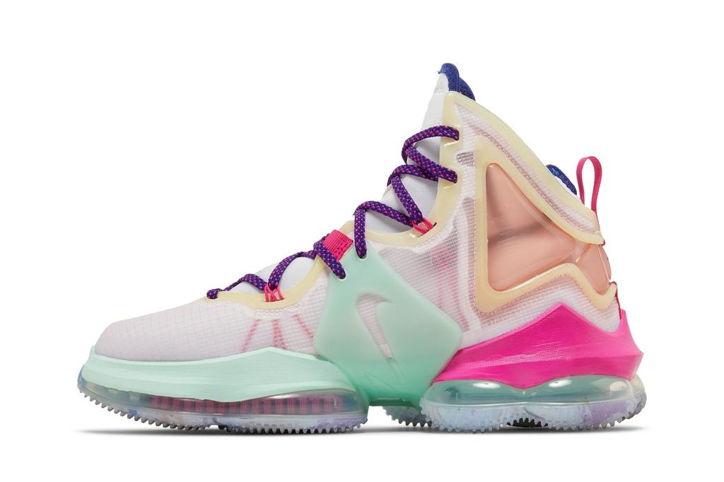 Nike LeBron 19 EP Valentines Day DH8460-900