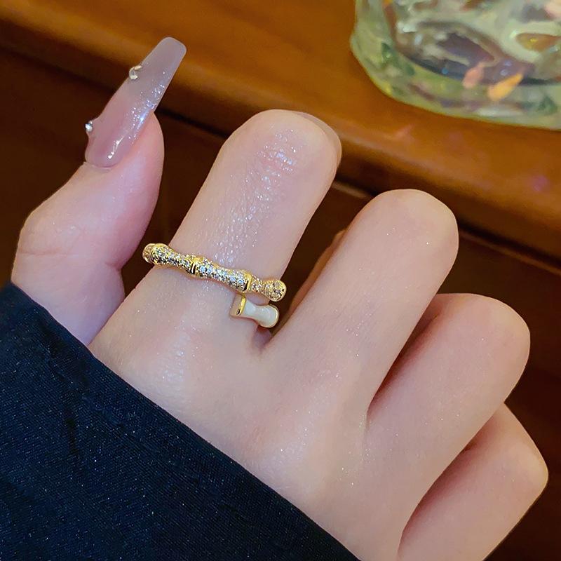 Love zir*****pen ring light luxury temperament high sense index finger ring niche design ring woman