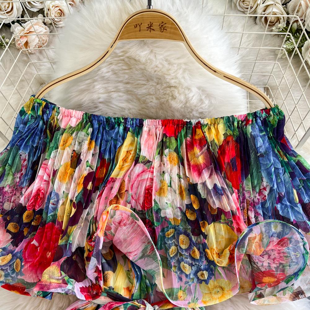 Bedrucktes Rüschenkleid Ein elegantes Ein-Schulter-Kleid mit einer gerafften Taille für Damenbekleidung im frühen Frühling