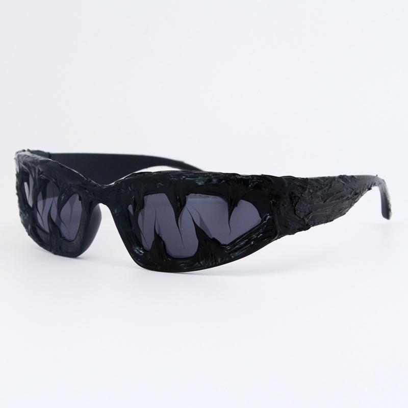 

European and American Steampunk Men and Women Sunglasses Trend Personality Small Frame Shark Teeth Glue Sunglasses