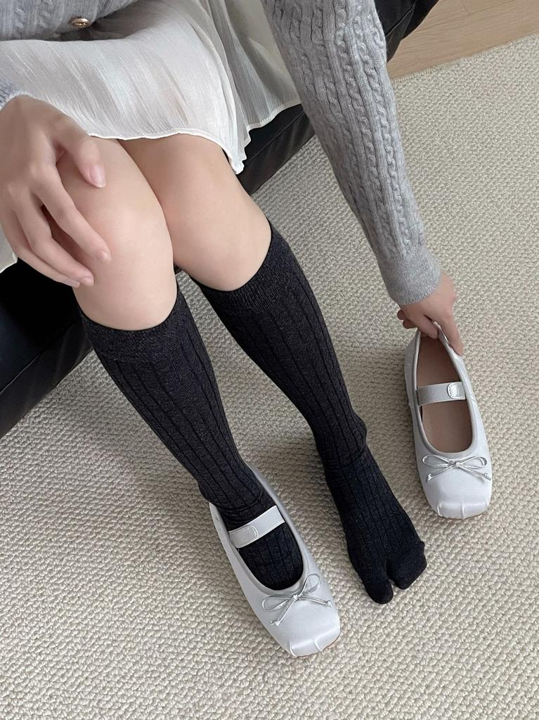 Korean Style Tabi Split Toe Socks – Black White Grey Calf Fashion Stackable for Schoolgirl, Trendy Unisex Crew Sock