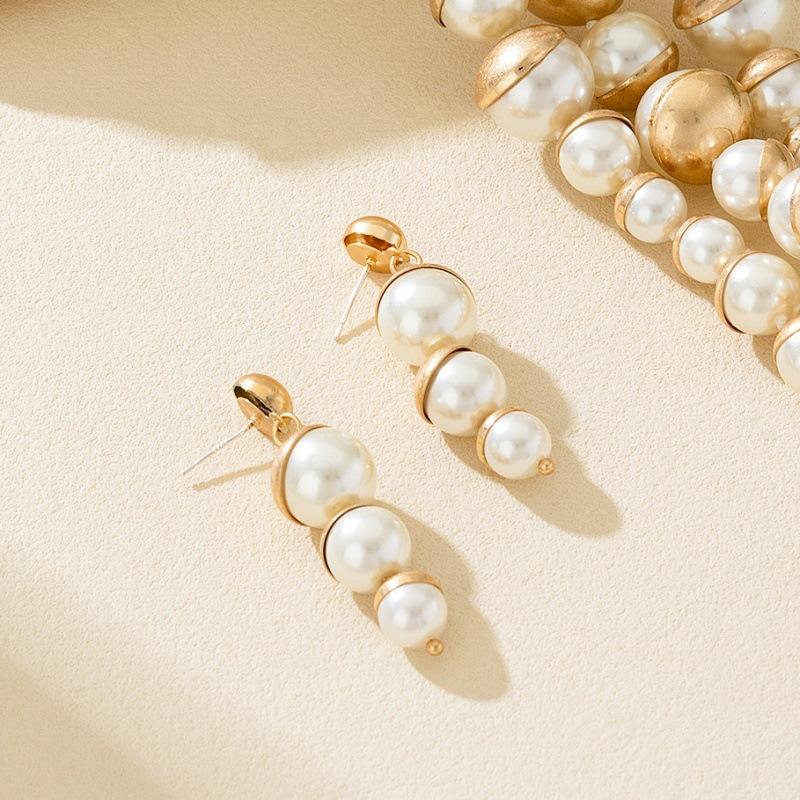 3-Layer Pearl Necklace Ladies High-end Temperament Sweater Chain Magnet Buckle Clavicle Chain Hand Stud Earring Chain