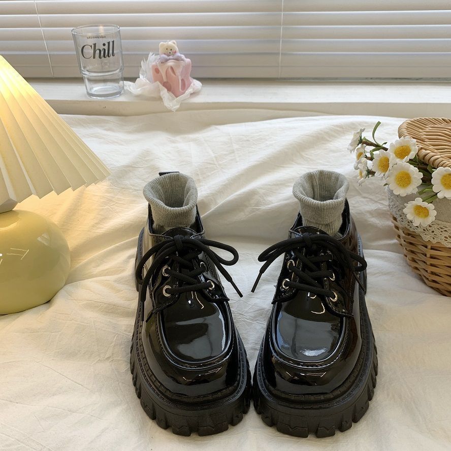 Black thick-soled heightening lace-up small leather shoes for women in autumn and winter 2025, new retro British versatile velvet single