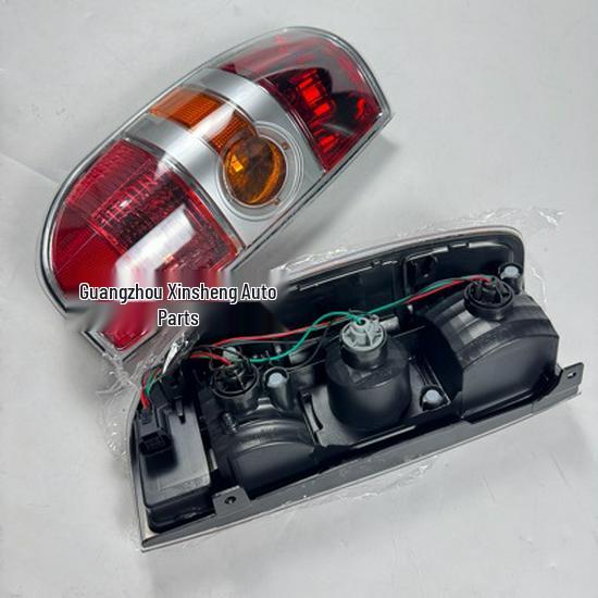 Задній ліхтар гальма, заднього ходу та габаритний вогонь для пікапа Mazda BT-50 (Моделі 2006-2008 років)