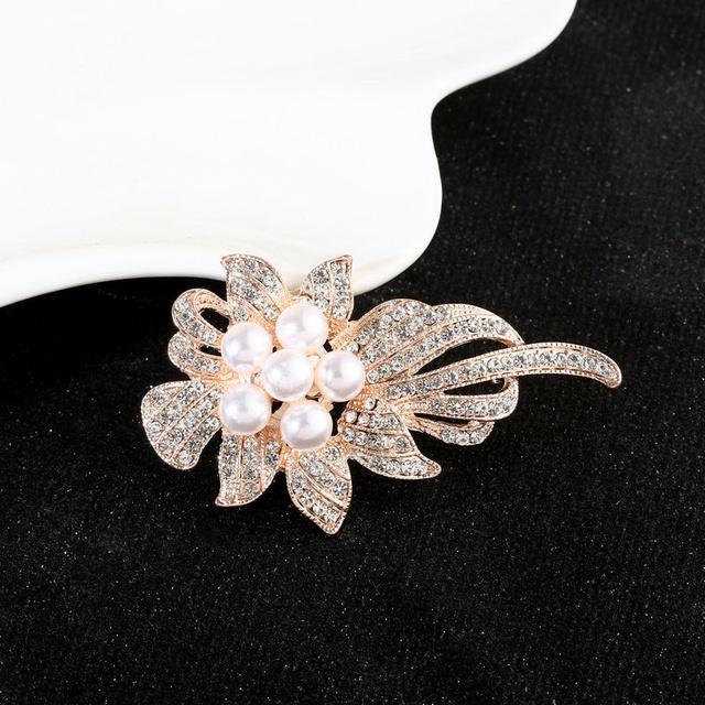 Coroană de fluturi cu flori de prun Broșă de albină de păun Accesorii pentru îmbrăcăminte Broșă cu zircon încrustate Broșă de lux