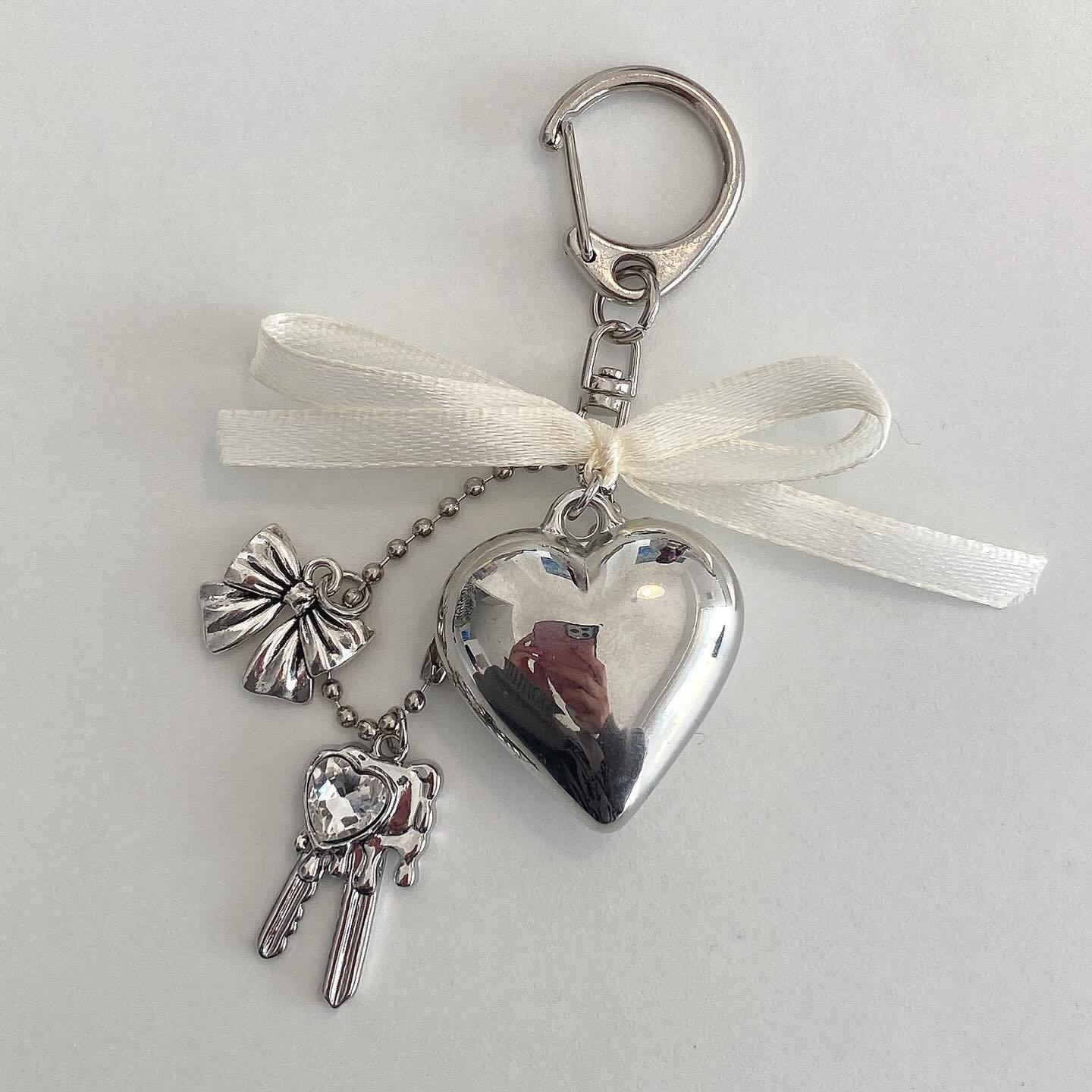 1Pc Korean, Niche Design Photo Frame Metal Wind Keychain Silver Love Bow Bag Pendant Ins Wind