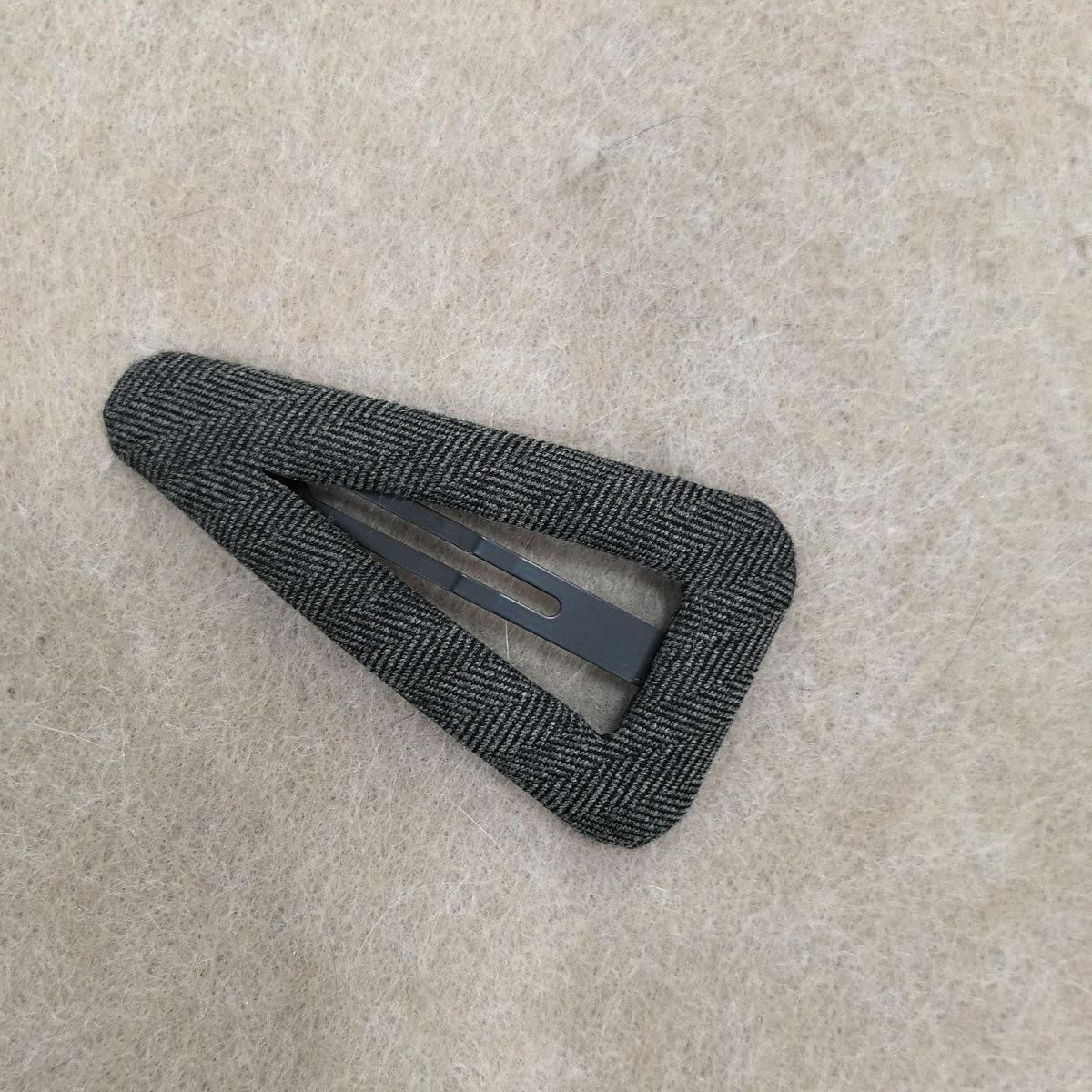 

Plaid Saturn Triangle Hair Clip: Large High-End Hairpin for Women & Girls