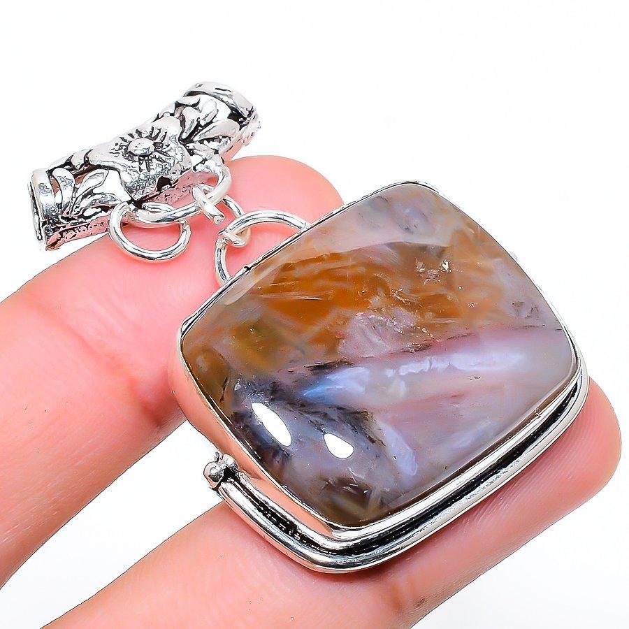 

Tube Agate Gemstone Handmade Ethnic Jewelry Pendant 1.81 SR-4987