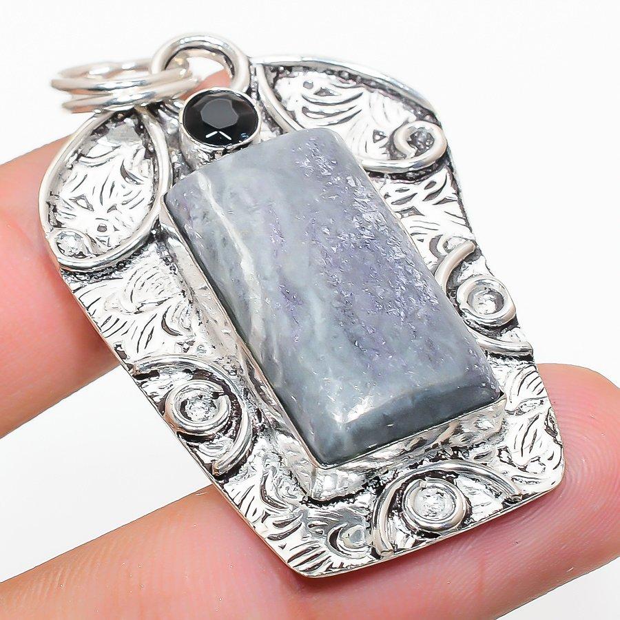 

Natural Kammererite, Spinel Gemstone 925 Sterling Silver Pendant 2.17 K4J76