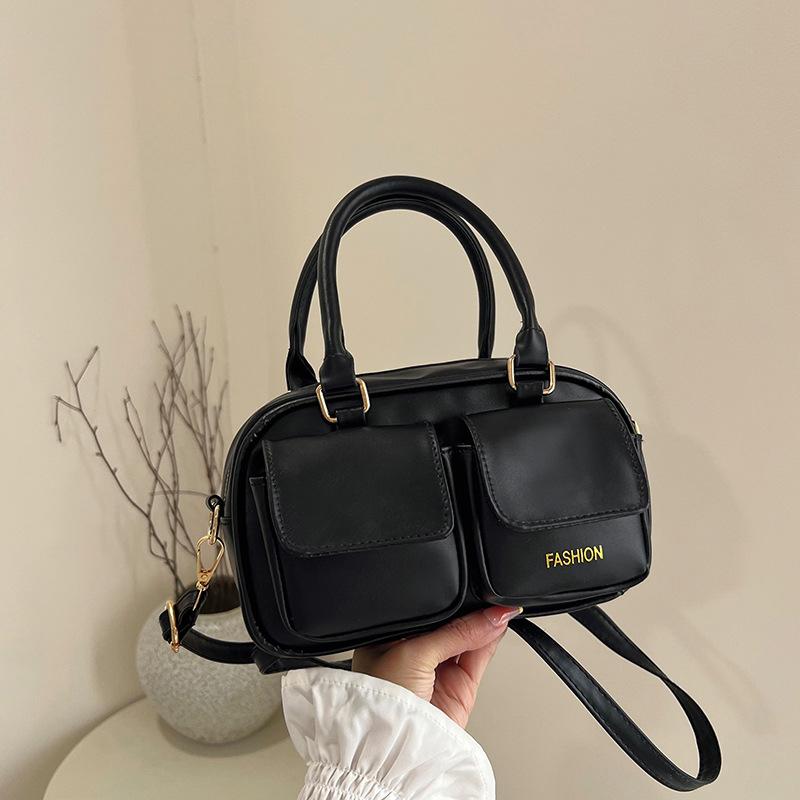 

Bowling bag women 2025 new trendy large capacity autumn and winter shoulder messenger bag retro niche portable small bag чёрный