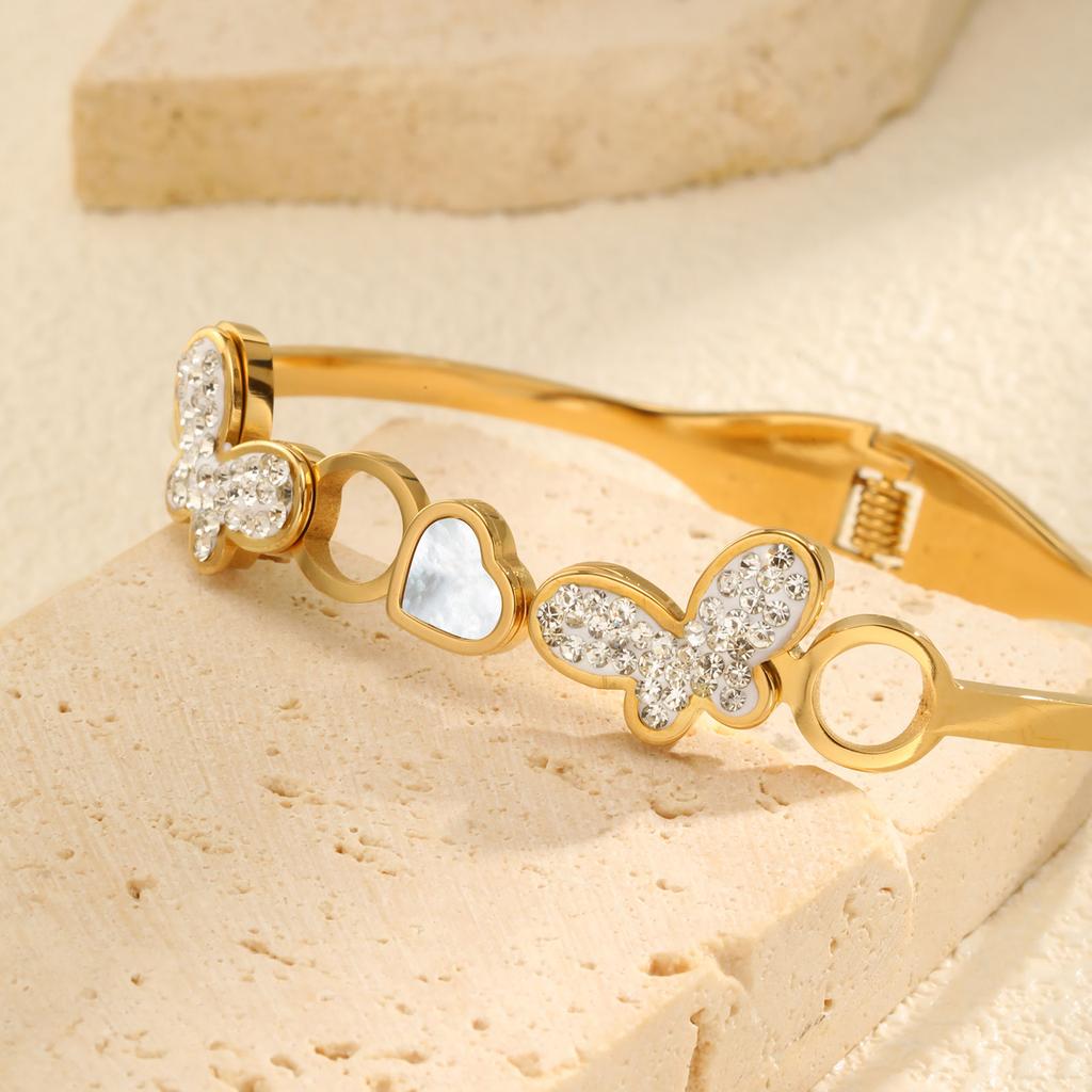 Luxuriöses Schmetterlingsarmband Schmuck aus Edelstahl Funkelnde Strasssteine Armreifen Trendiges Armband in Goldfarbe Für Damen Geschenk für Mama