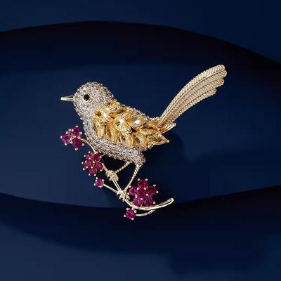 Modische Vogelbrosche Damen Tierbrosche High-End Diamantenbesetzter Anstecker Nischendesign Anzugaccessoires
