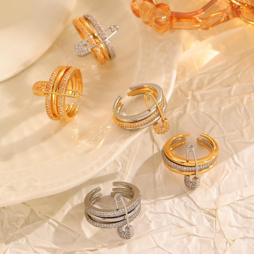 Wysokiej jakości 2026 nowy, najlepiej sprzedający się trójkolorowy pierścionek dzielony damski pierścionek z mikro-inkrustacją cyrkonii hurtowo